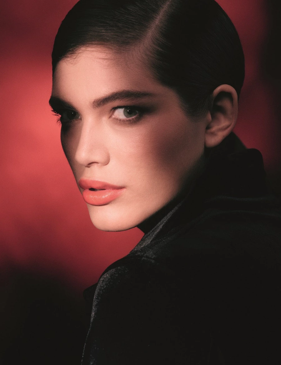 Armani Beauty'nin Yeni Yüzü Valeria Sampaio Armani Beauty