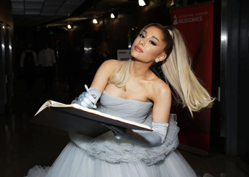 Cynthia Erivo ve Ariana Grande Broadway Efsanesi Wicked ile Buluşuyor Cynthia Erivo ve Ariana Grande Broadway Efsanesi Wicked ile Buluşuyor