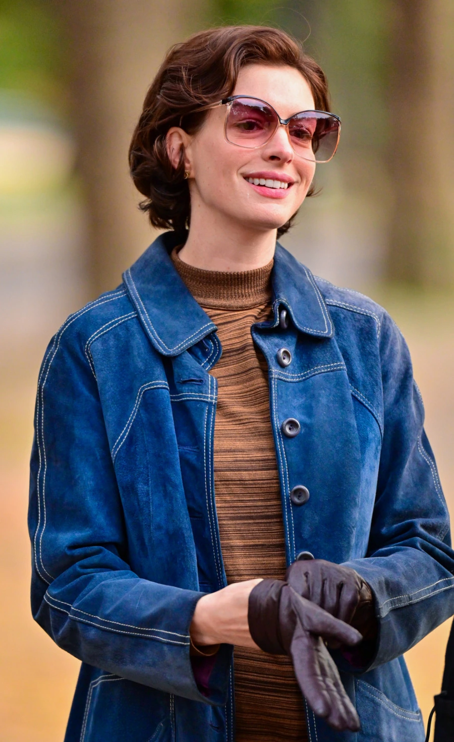 Anne Hathaway'in Kısa Saç Dönüşümü Anne Hathaway'in Kısa Saç Dönüşümü