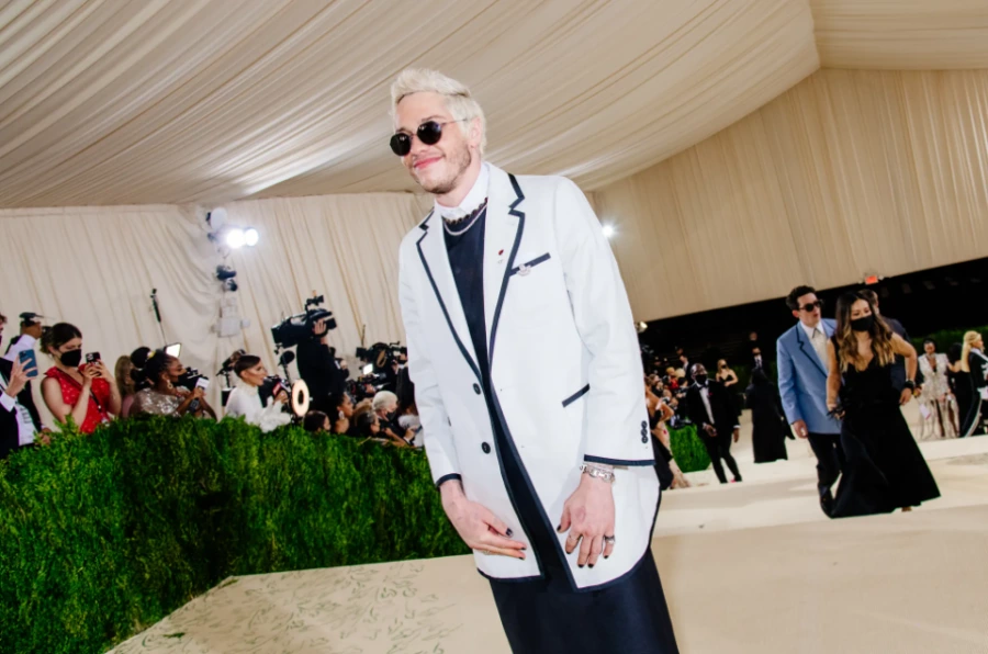 Pete Davidson’ın Alametifarikası Ne? Pete Davidson