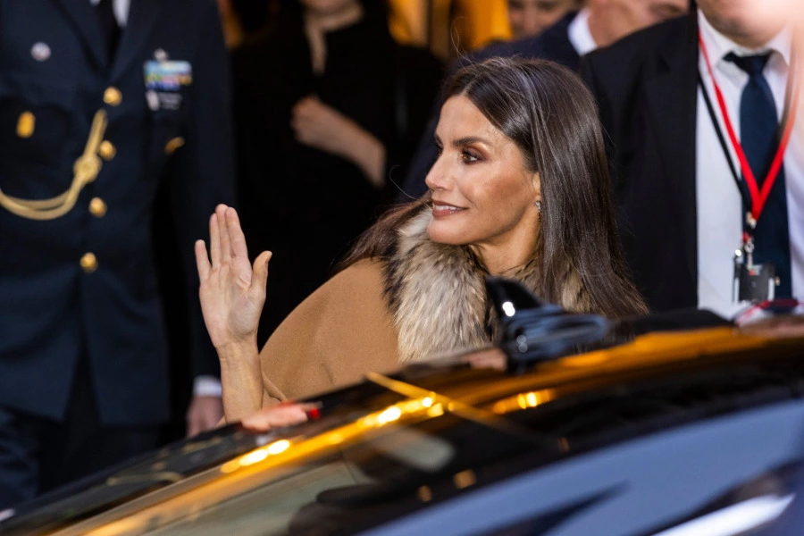 Gri Saç Akımına Kraliyet Dokunuşu Letizia Ortiz