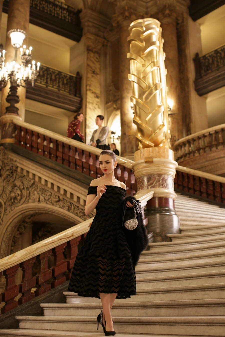 Emily in Paris Yeni Sezon Onaylarını Aldı Emily in Paris, Lily Collins