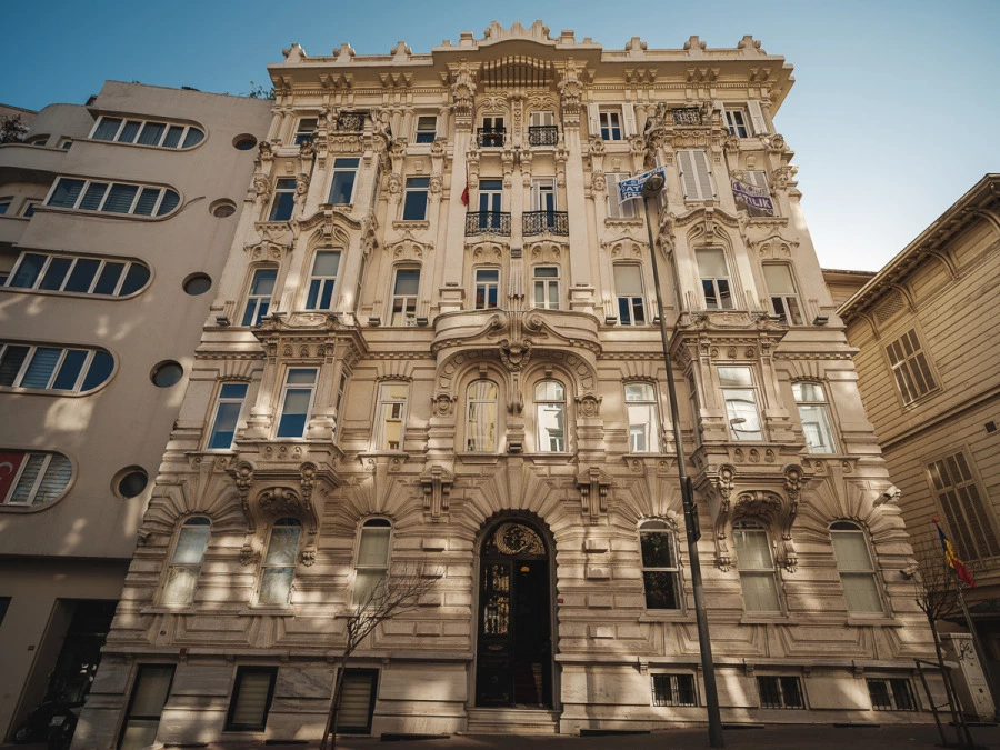 Beyoğlu'ndan Sevgilerle İstanbul Apartmanları – Hikayeleri ve Anıları ile Beyoğlu