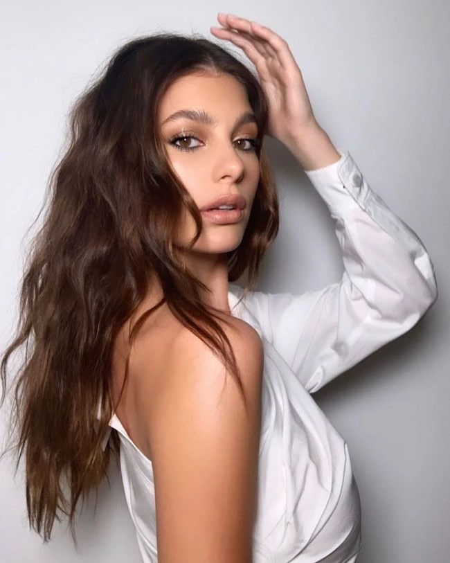 Podyumlardan Beyaz Perdeye: Camila Morrone Podyumlardan Beyaz Perdeye: Camila Morrone