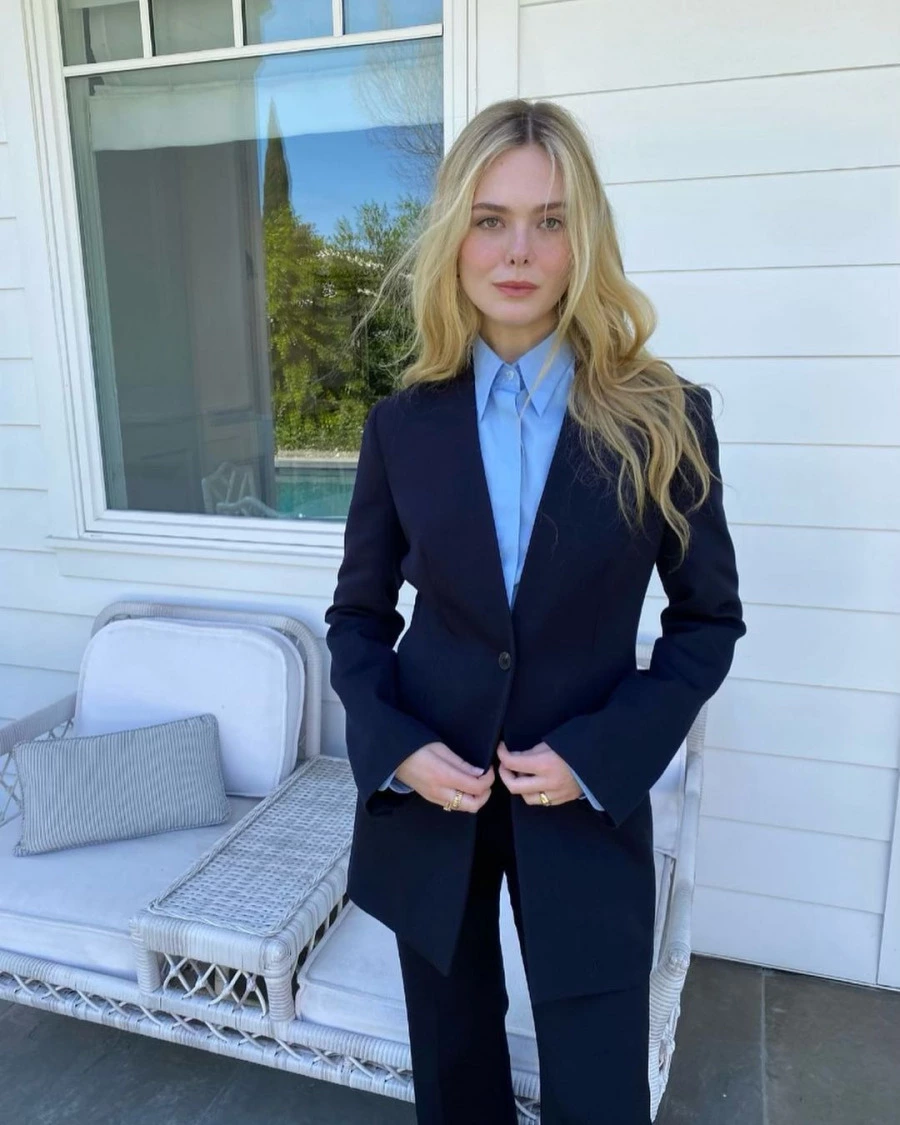 Elle Fanning’in Maskülen Görünümden Emily Ratajkowski’nin Yeni İşbirliğine Haftanın Moda Haberleri Elle Fanning