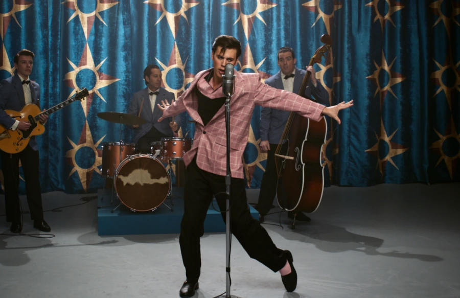 Elvis’in İhtişam Dozu Yüksek Kostümleri Elvis