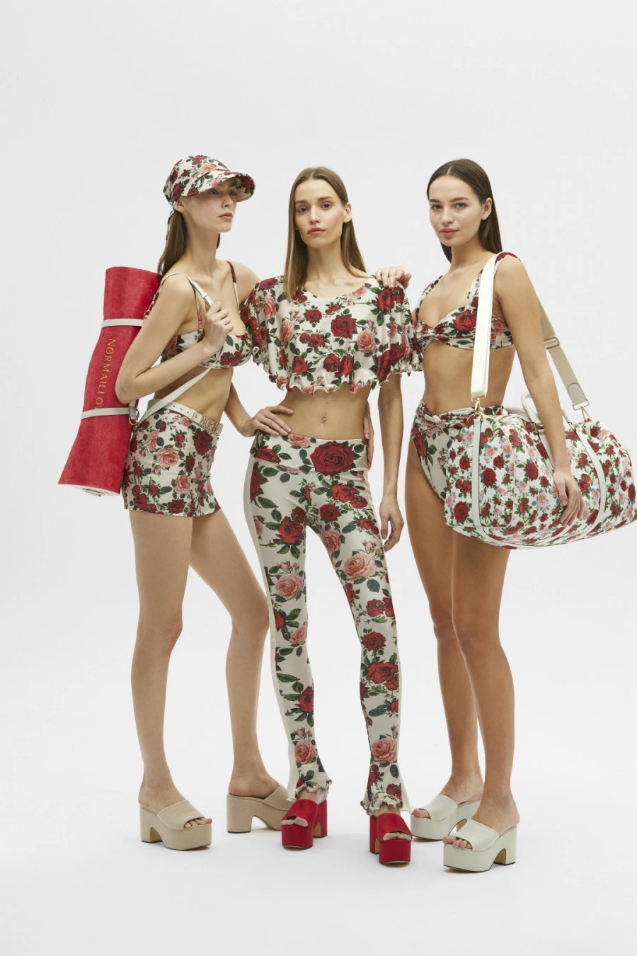 Plajda Yüksek Moda İzleri Merve Mısırlı, Normaillot