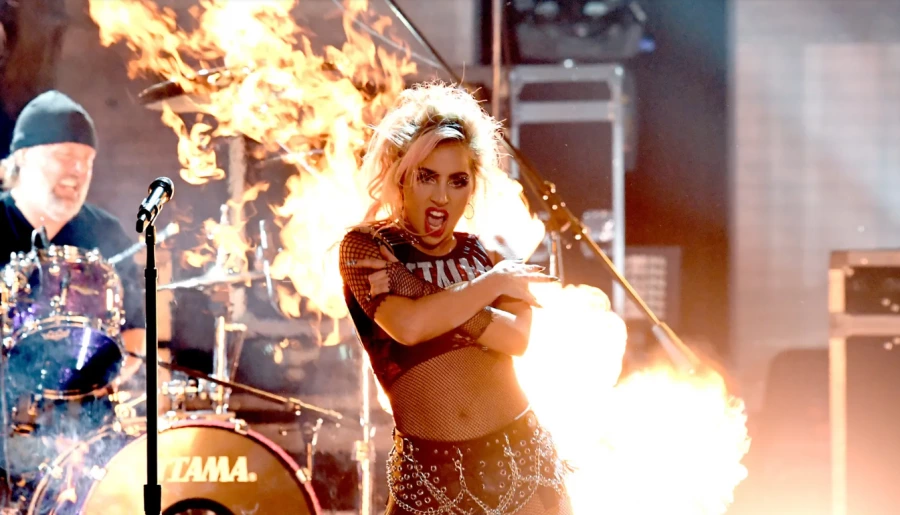 Lady Gaga'nın Harley Quinn'i Anımsattığı 25 Görünümü Lady Gaga