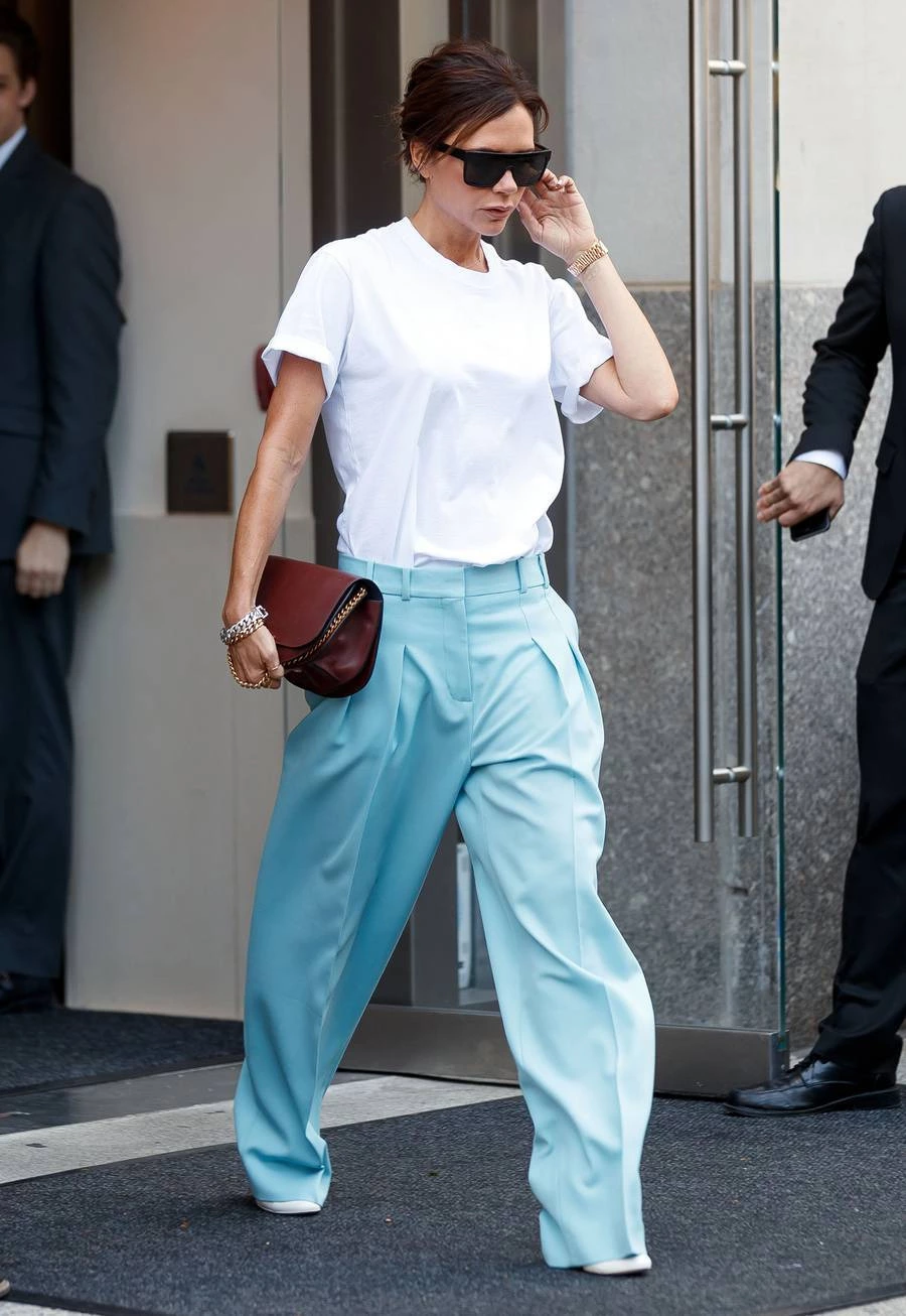 Victoria Beckham'ın Yaz Görünümlerinden Öğrendiklerimiz Victoria Beckham'ın Yaz Görünümlerinden Öğrendiklerimiz