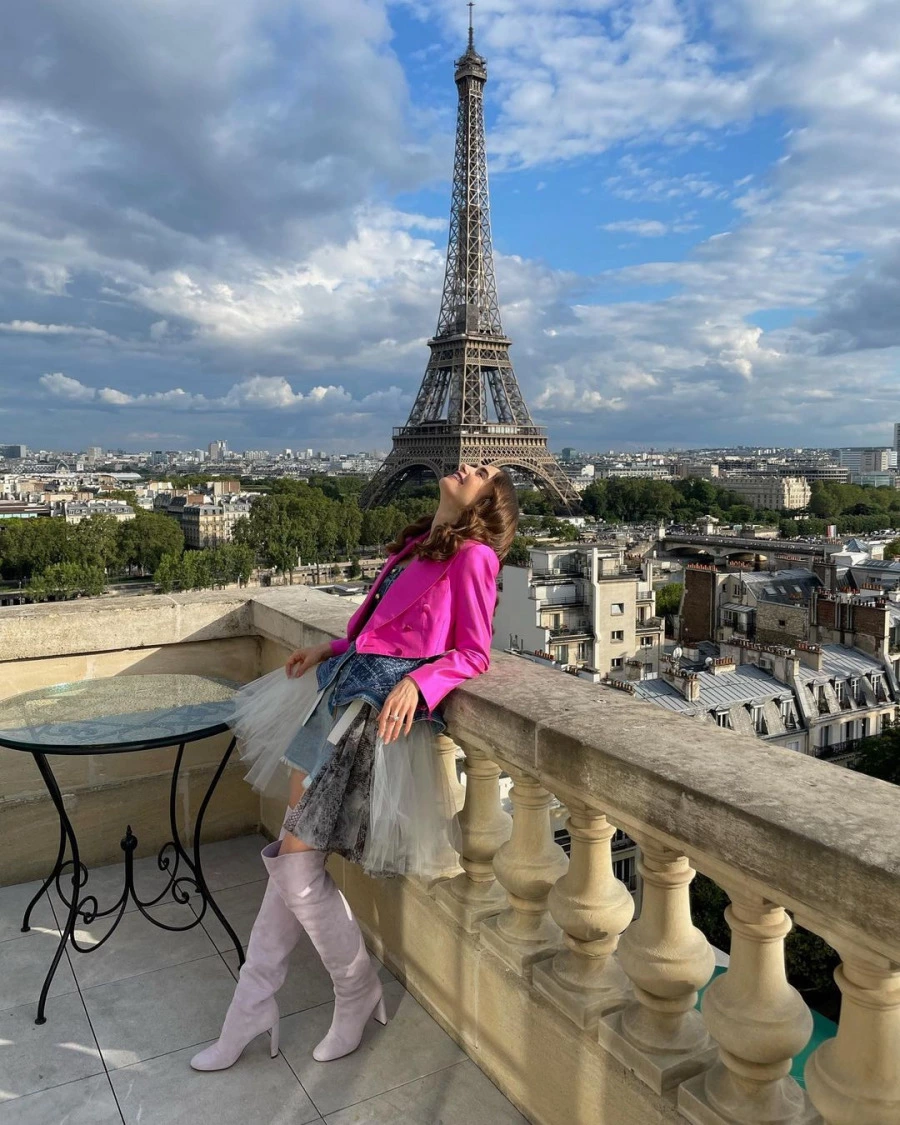 Emily In Paris'in 3.Sezon Çekimleri Başladı Emily In Paris