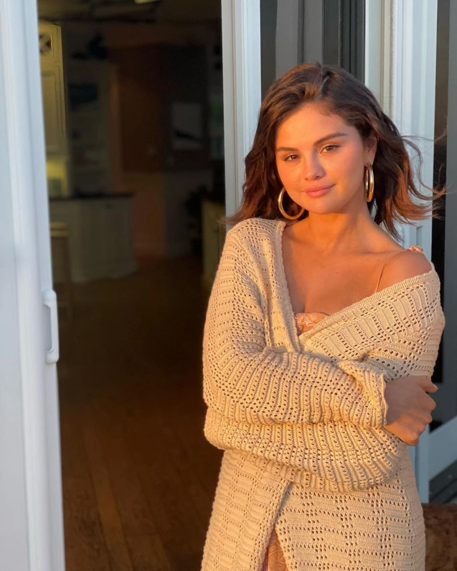 Selena Gomez'in Yeni Parçası Yolda Selena Gomez