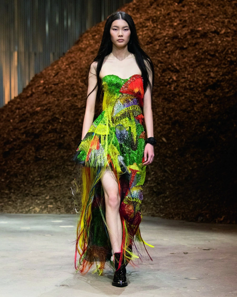 Miselyum Onuruna Alexander McQueen