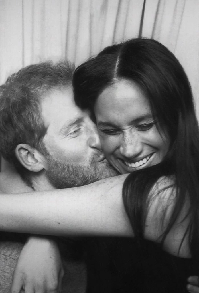 "Harry ve Meghan" Belgesel Dizisinin İlk Fragmanı Yayınlandı "Harry ve Meghan" Belgesel Dizisinin İlk Fragmanı Yayınlandı