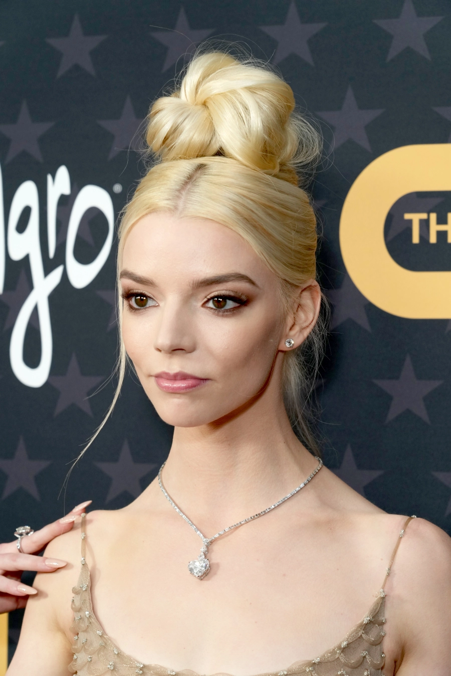 2023 Critics' Choice Ödülleri: Kırmızı Halının Favori Güzellik Portreleri 2023 Critics' Choice Ödülleri: Kırmızı Halının Favori Güzellik Portreleri
