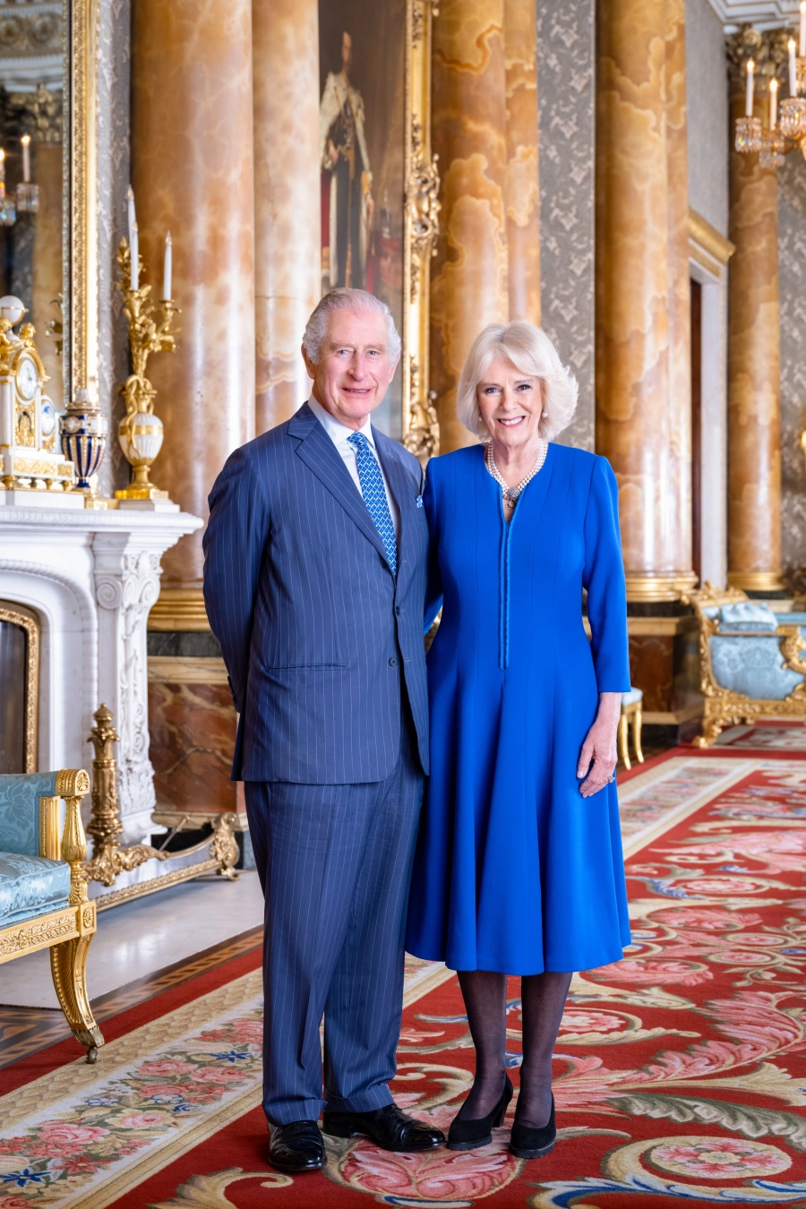 Buckingham Sarayı, Kral ve Kraliçe Eşi'nin Yeni Fotoğraflarını Paylaştı Buckingham Sarayı, Kral ve Kraliçe Eşi'nin Yeni Fotoğraflarını Paylaştı
