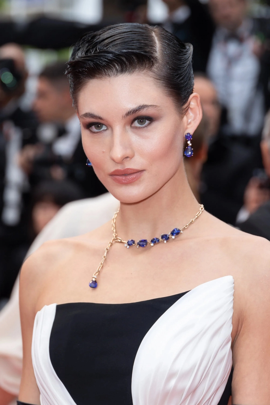 2023 Cannes Film Festivali: Dikkat Çeken Güzellik Portreleri 2023 Cannes Film Festivali: Dikkat Çeken Güzellik Portreleri