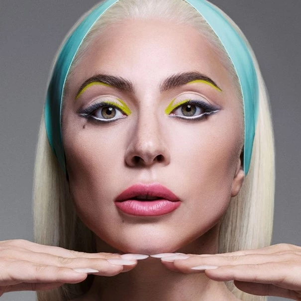 Lady Gaga, TikTok’dan Öğrendiği Güzellik Tavsiyelerini Açıklıyor Lady Gaga, TikTok’dan Öğrendiği Güzellik Tavsiyelerini Açıklıyor