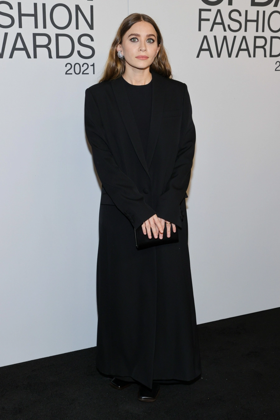 Ashley Olsen İlk Çocuğunu Aylar Önce Gizlice Dünyaya Getirdi Ashley Olsen İlk Çocuğunu Aylar Önce Gizlice Dünyaya Getirdi