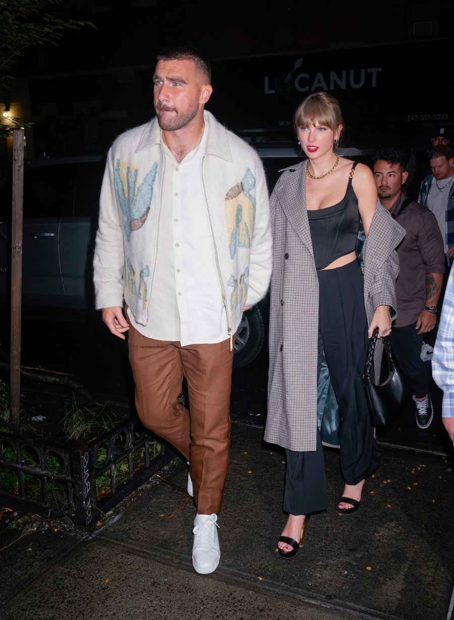 Taylor Swift ve Travis Kelce İlk Kez El Ele Görüntülendi