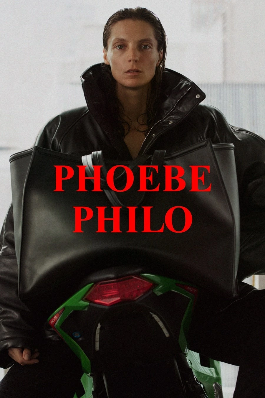 Phoebe Philo'nun Kendi Adını Taşıyan İlk Koleksiyonu Kendinden Emin, Tavizsiz Bir Zevk Phoebe Philo'nun Kendi Adını Taşıyan İlk Koleksiyonu Kendinden Emin, Tavizsiz Bir Zevk