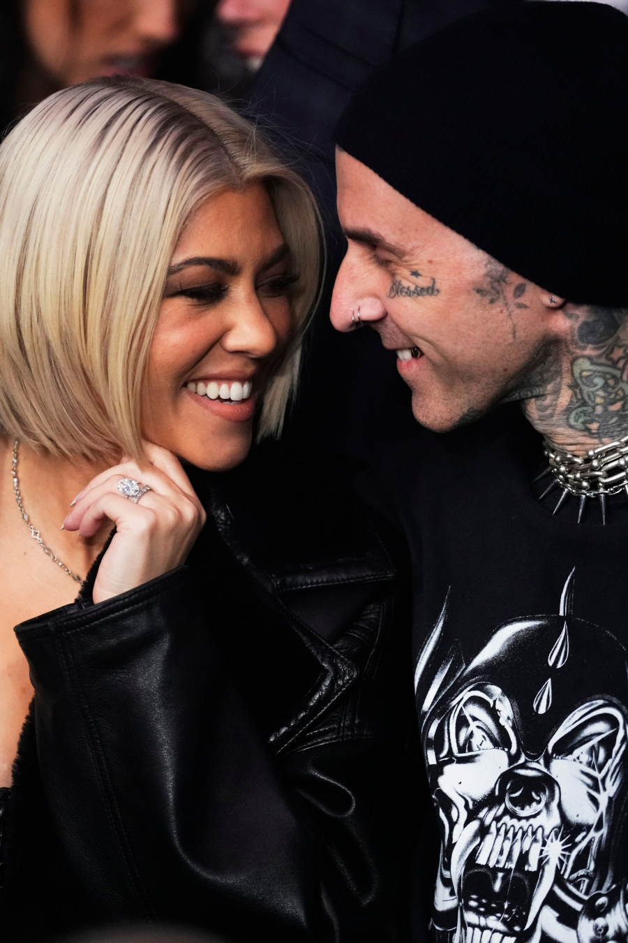 Kourtney Kardashian ve Travis Barker Birlikte İlk Çocuklarına "Hoş Geldin" Dedi