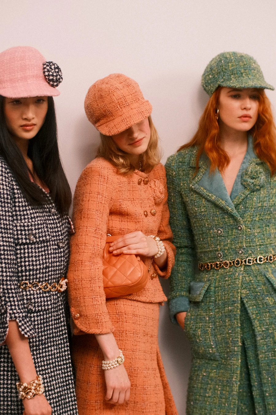 Backstage: Chanel Métiers d'Art 2023/24 Backstage: Chanel Métiers d'Art 2023/24