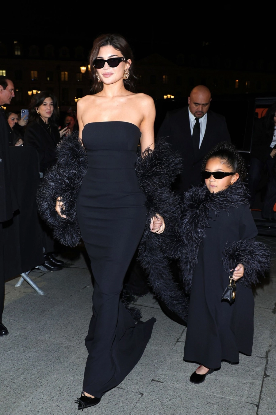 5 Yaşındaki Stormi Webster Paris’te İlk Ön Sıra Deneyimini Yaşadı 5 Yaşındaki Stormi Webster Paris’te İlk Ön Sıra Deneyimini Yaşadı