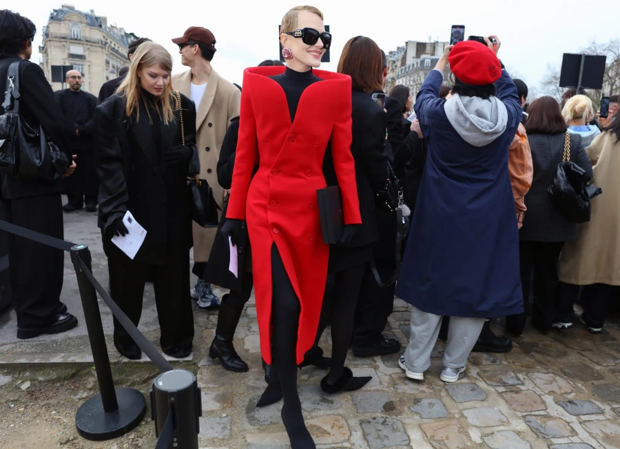 Sokak Stili: 2024-25 Sonbahar/Kış Paris Moda Haftası Sokak Stili: 2024-25 Sonbahar/Kış Paris Moda Haftası