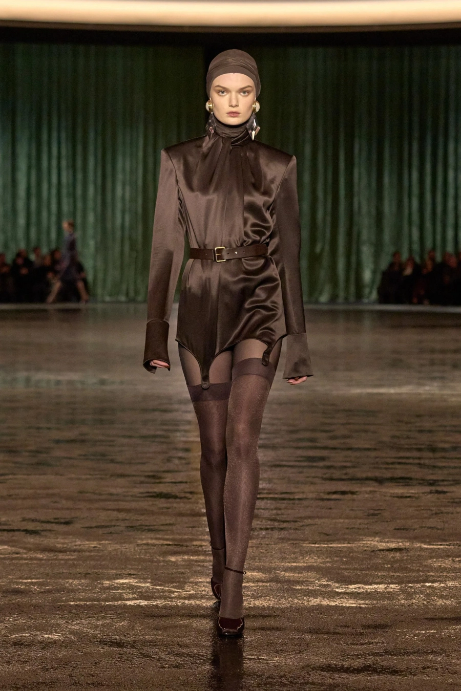 Vogue Runway'de 2024-25 Sonbahar/Kış Sezonunun En Çok İzlenen 10 Defilesi Vogue Runway'de 2024-25 Sonbahar/Kış Sezonunun En Çok İzlenen 10 Defilesi