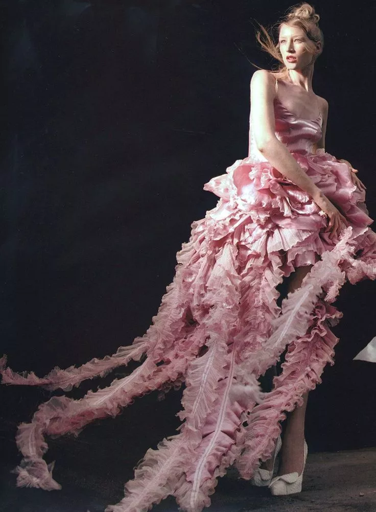 Moda Dünyasından Dekorasyon Trendlerine Jellyfish Estetiği Moda Dünyasından Dekorasyon Trendlerine Jellyfish Estetiği