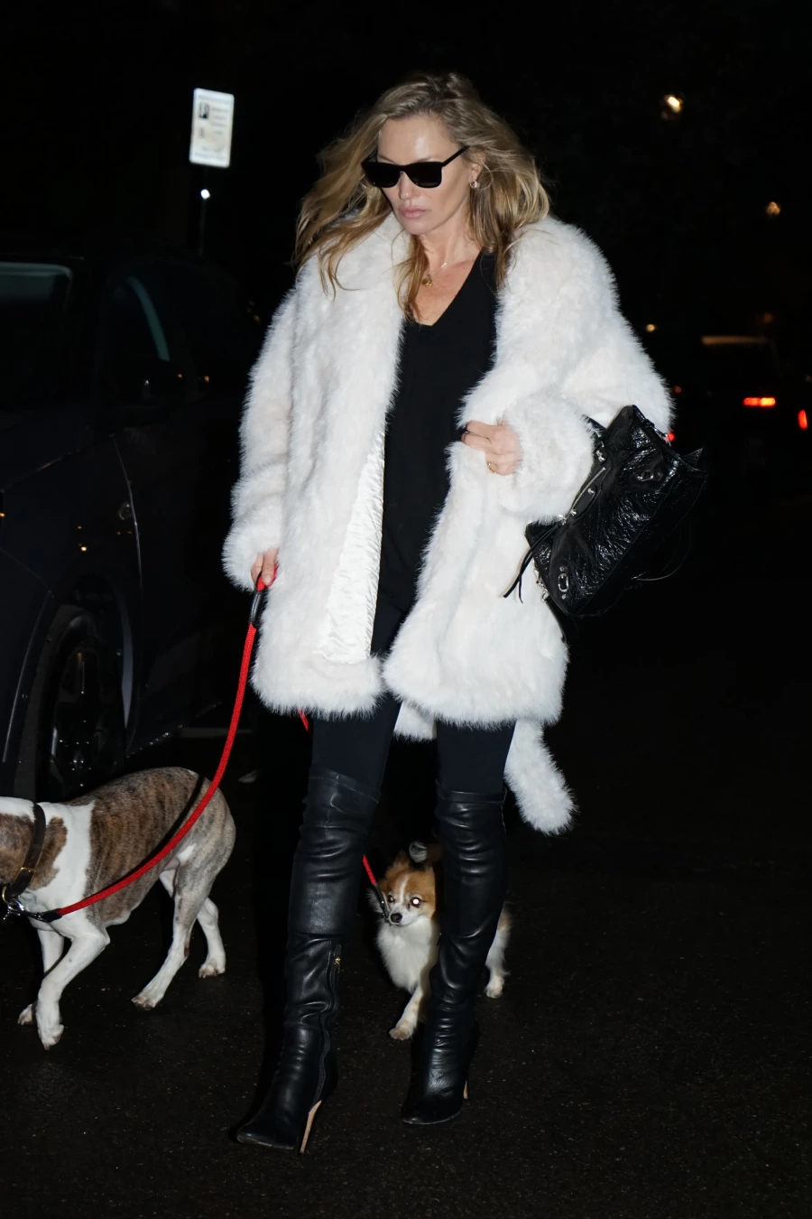 Kate Moss ve İkonik Balenciaga Çantası Kate Moss ve İkonik Balenciaga Çantası