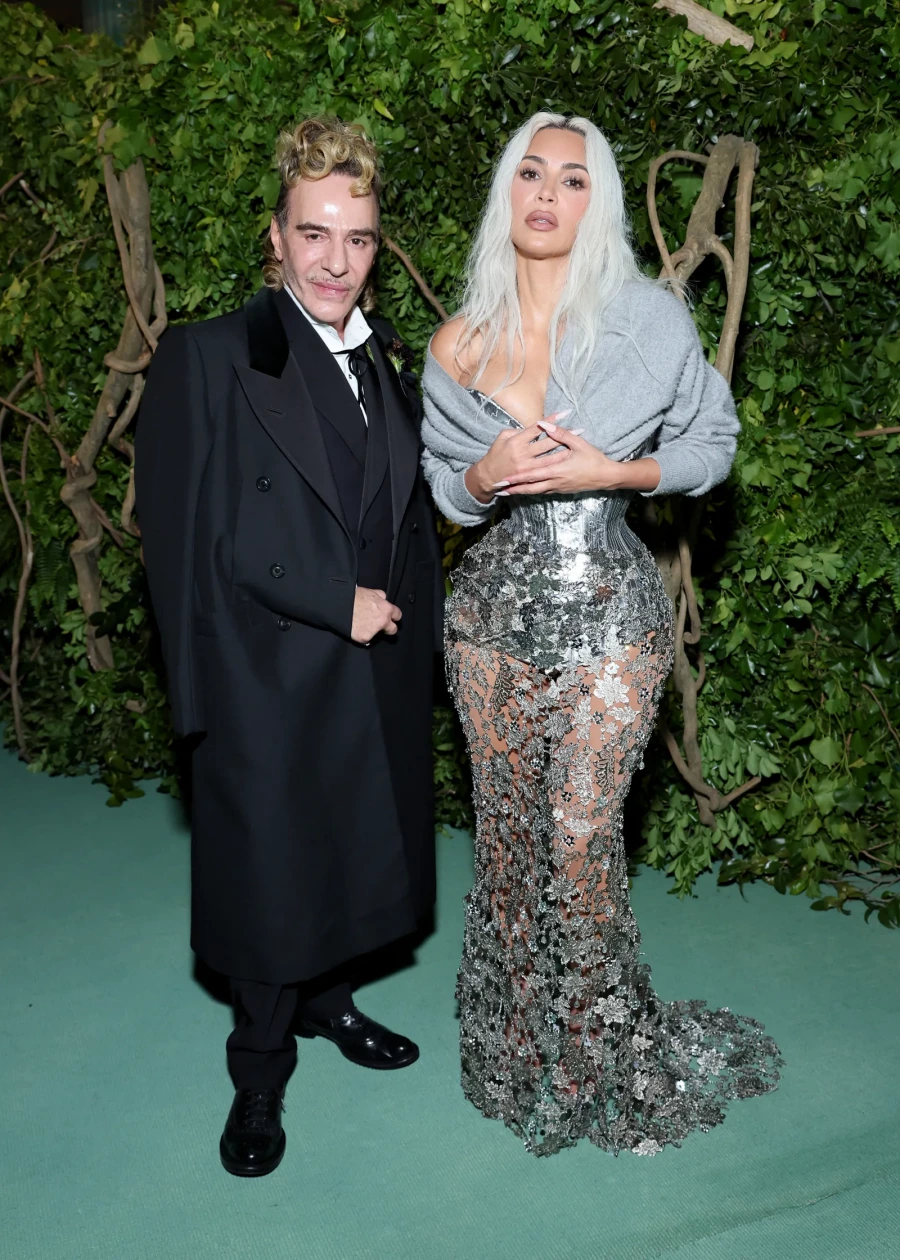 Neden Birçok Yıldız İsim Met Gala’da Maison Margiela Tercih Etti? Neden Birçok Yıldız İsim Met Gala’da Maison Margiela Tercih Etti?