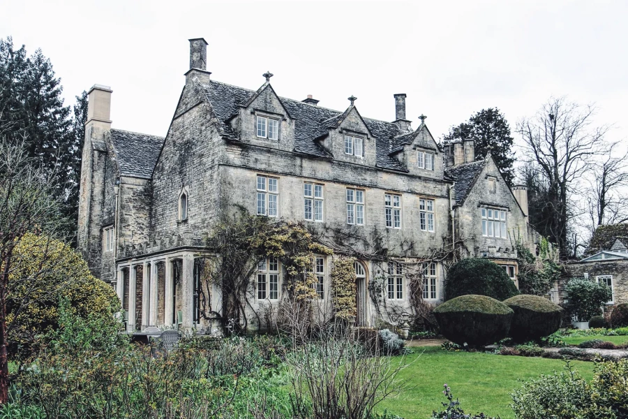 Yıldız İsimlerin Yeni Destinasyonu: Cotswold Yıldız İsimlerin Yeni Destinasyonu: Cotswold
