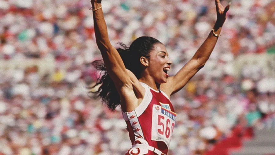 Geçmişten Günümüze Olimpiyat Sporcularının Öne Çıkan Anları Geçmişten Günümüze Olimpiyat Sporcularının Öne Çıkan Anları