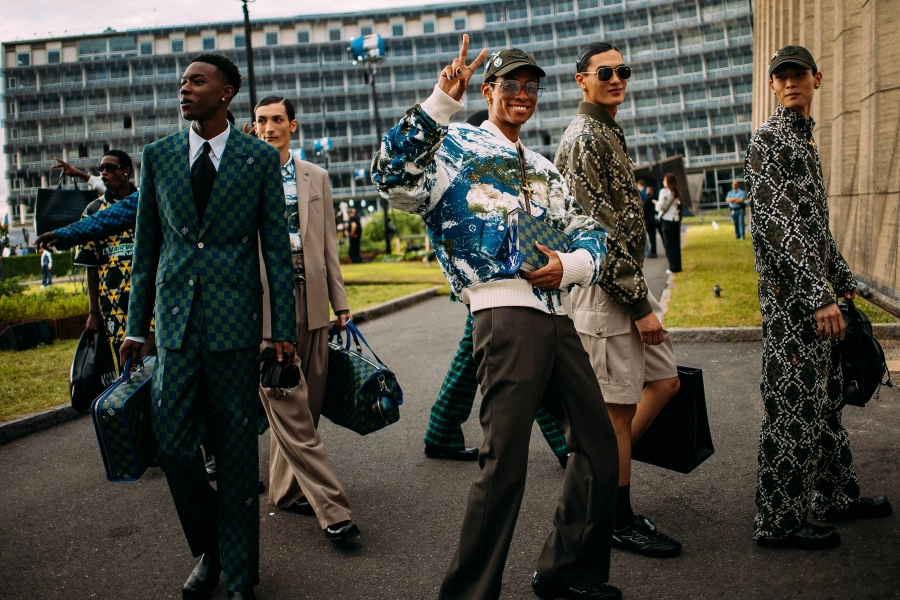 Paris Moda Haftasında Olimpiyat Heyecanı Var - 2025 İlkbahar/Yaz Erkek Defilelerinden Backstage Görüntüleri Paris Moda Haftasında Olimpiyat Heyecanı Var - 2025 İlkbahar/Yaz Erkek Defilelerinden Backstage Görüntüleri