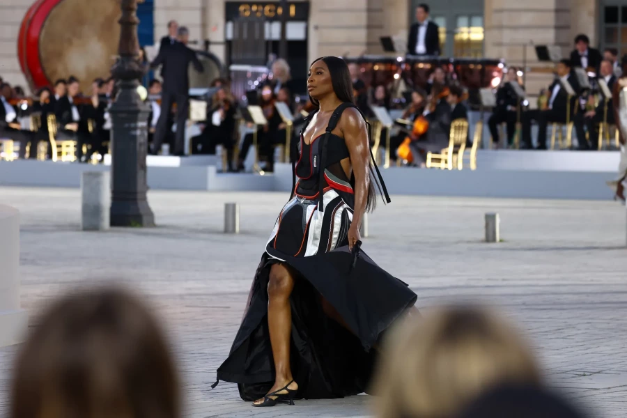 Venus ve Serena Williams, Vogue World Paris'te Sportif Stili Kutluyor Venus ve Serena Williams, Vogue World Paris'te Sportif Stili Kutluyor