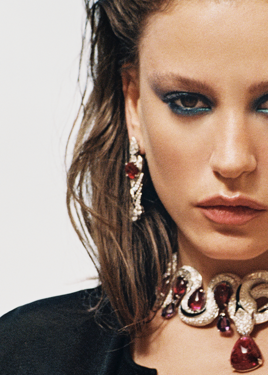 Serenay Sarıkaya'nın Yer Aldığı Vogue Icon'un Yeni Sayısı Çıktı