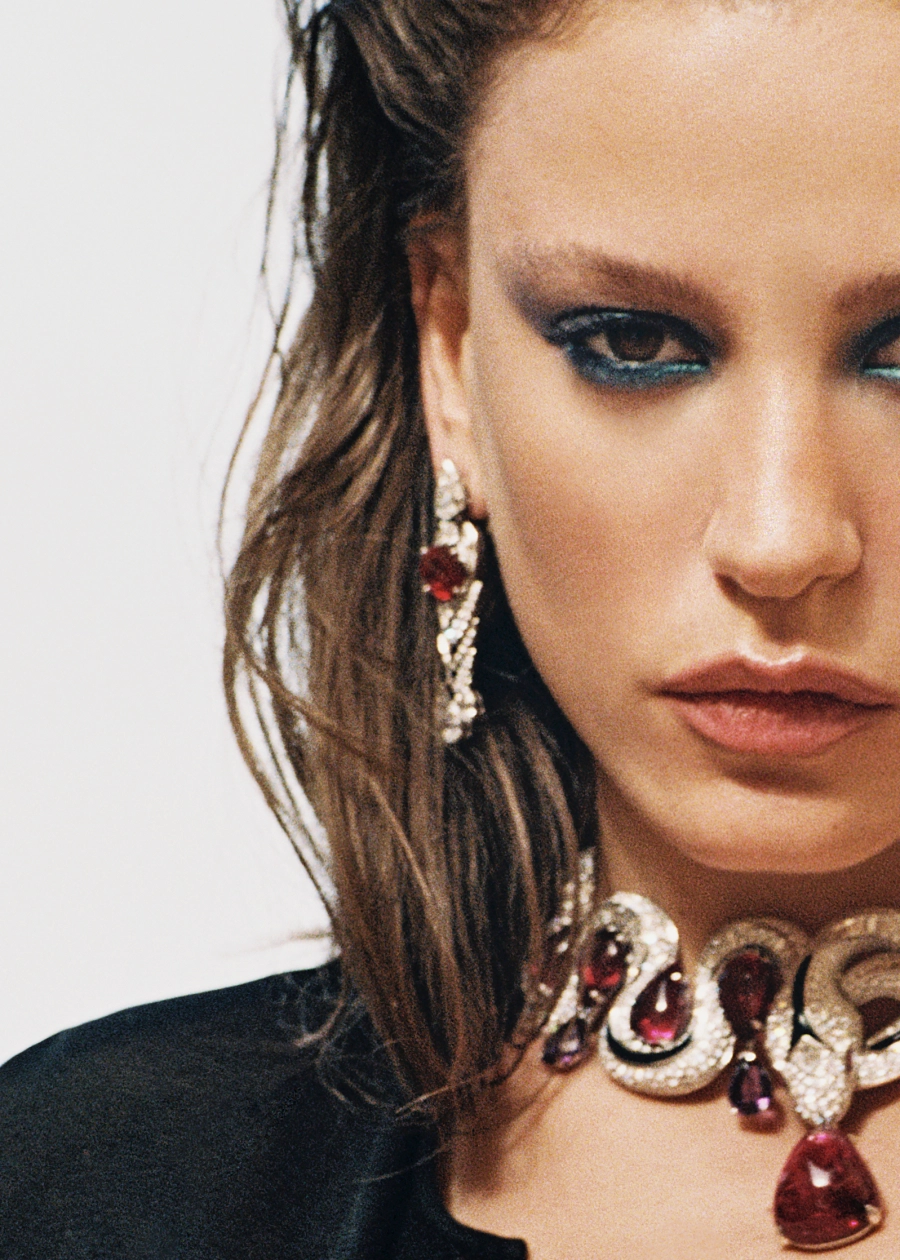 Serenay Sarıkaya'nın Yer Aldığı Vogue Icon'un Yeni Sayısı Çıktı Serenay Sarıkaya'nın Yer Aldığı Vogue Icon'un Yeni Sayısı Çıktı