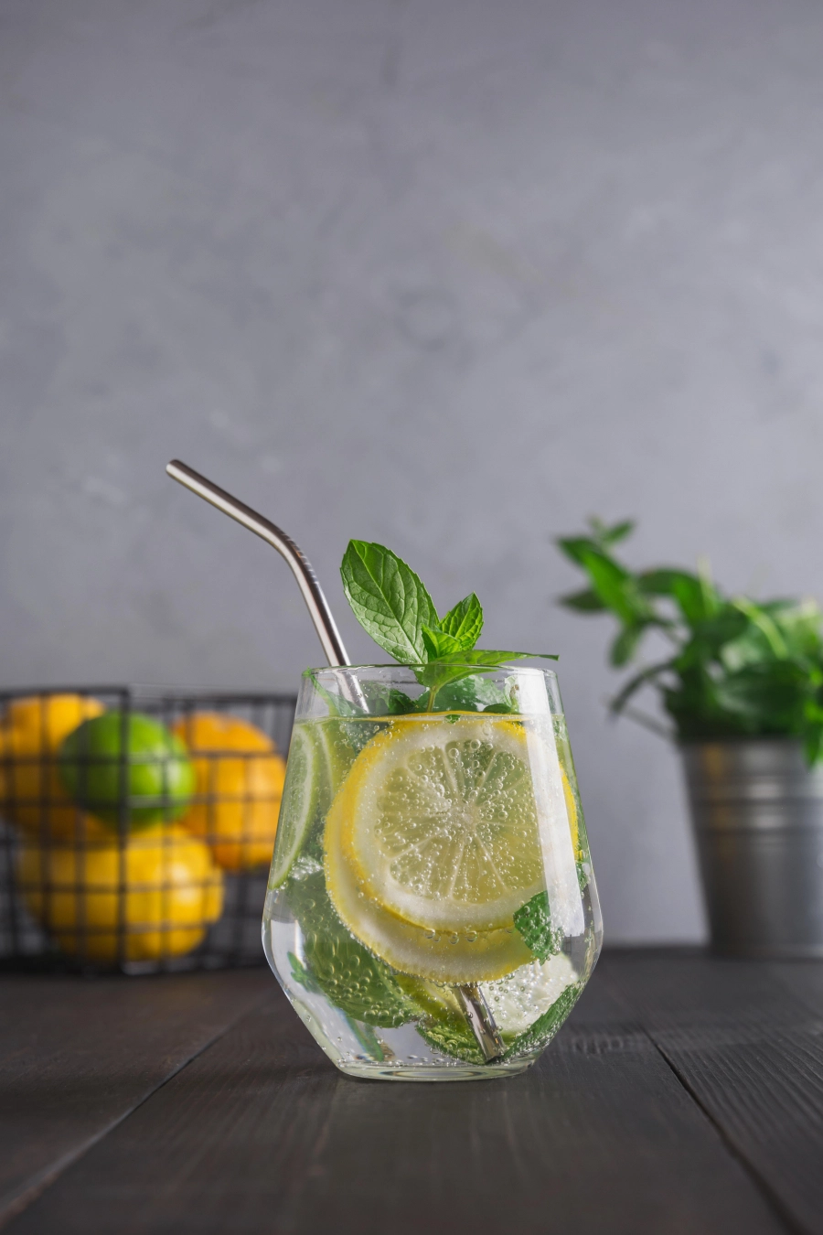 Limonlu Suyun Faydaları Neler? Limonlu Suyun Faydaları Neler?
