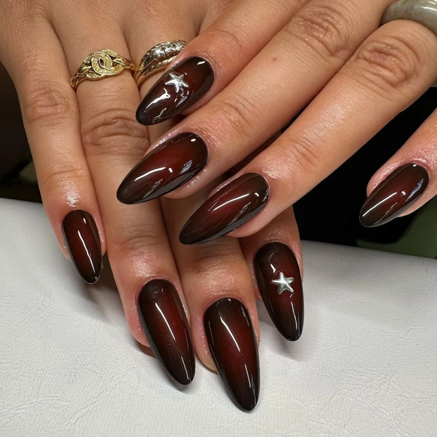 “Black Cherry” Tırnak Trendi “Black Cherry” Tırnak Trendi