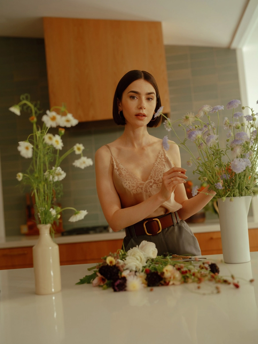 Lily Collins ve Charlie McDowell'ın Los Angeles'taki “Mid-Century” Stili Evi Lily Collins ve Charlie McDowell'ın Los Angeles'taki “Mid-Century” Stili Evi