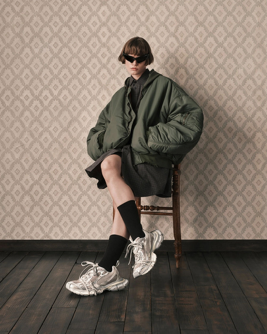 Balenciaga’nın 3XL Sneaker Kampanyasından Calvin Klein’ın Yeni Yıldızına Haftanın Haberleri Balenciaga’nın 3XL Sneaker Kampanyasından Calvin Klein’ın Yeni Yıldızına Haftanın Haberleri