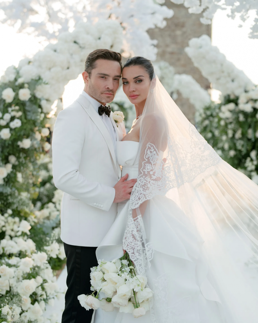 Ed Westwick ve Amy Jackson'ın Amalfi Sahili'ndeki Düğün Daveti