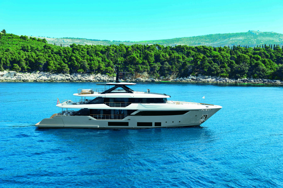 Custom Line Navetta 38