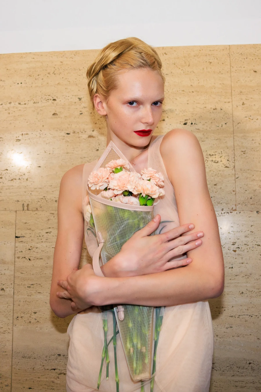 Backstage: Simone Rocha 2025 İlkbahar/Yaz Backstage: Simone Rocha 2025 İlkbahar/Yaz