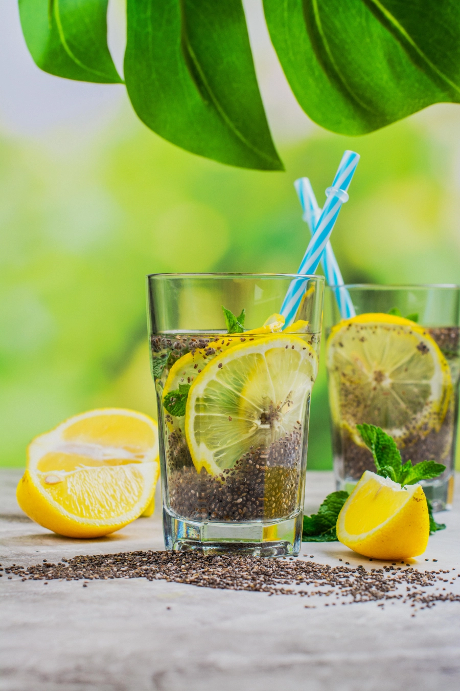 Chia Tohumlu Limonlu Su: Viral Kilo Verme Trendi