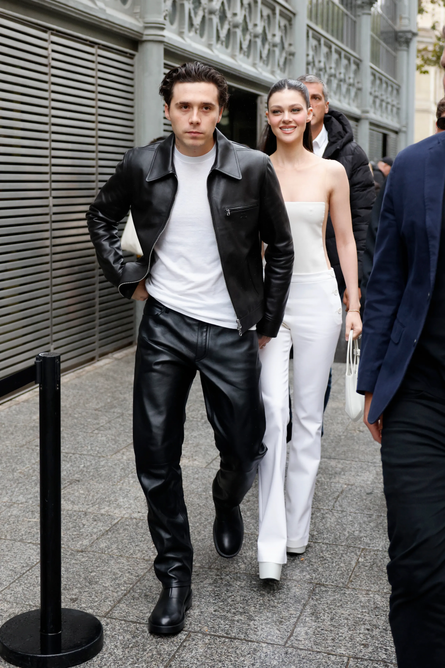 Brooklyn Beckham ve Nicola Peltz-Beckham, Courrèges