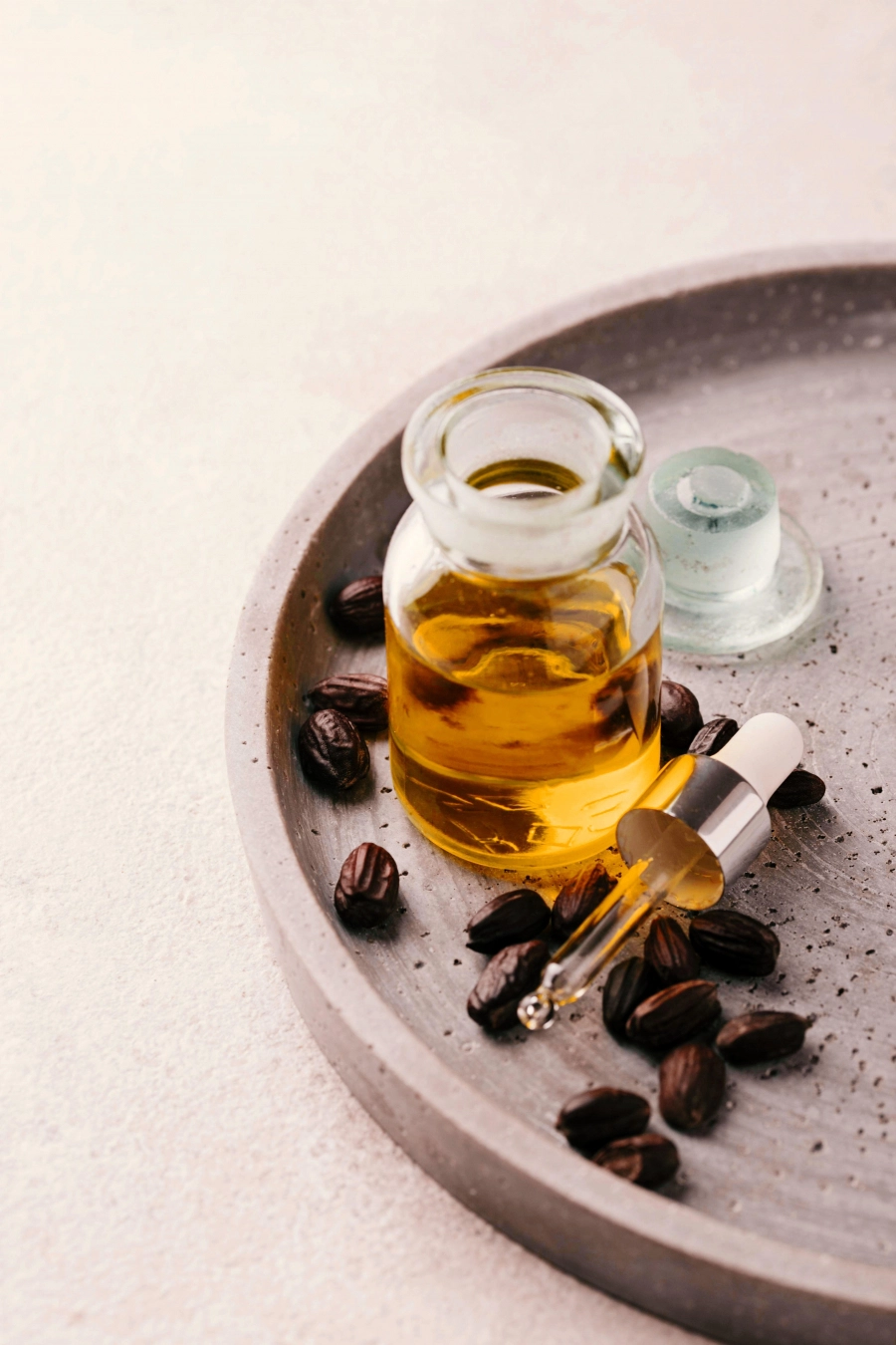 Jojoba Yağının Cilde Faydaları Jojoba Yağının Cilde Faydaları