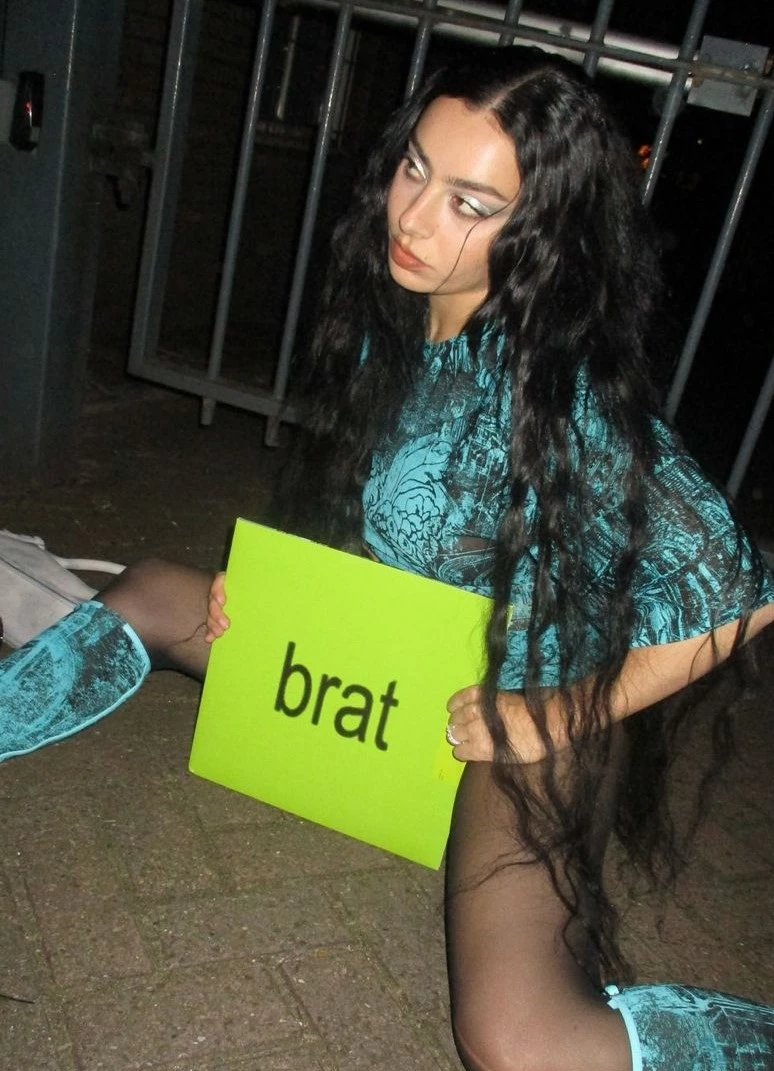 Collins Dictionary’de Yılın Kelimesi: Brat Collins Dictionary’de Yılın Kelimesi: Brat
