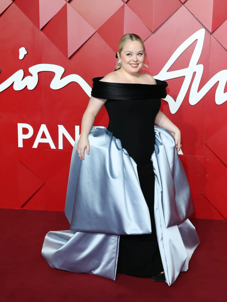 Fashion Awards 2024 Kırmızı Halı Görünümleri Fashion Awards 2024 Kırmızı Halı Görünümleri